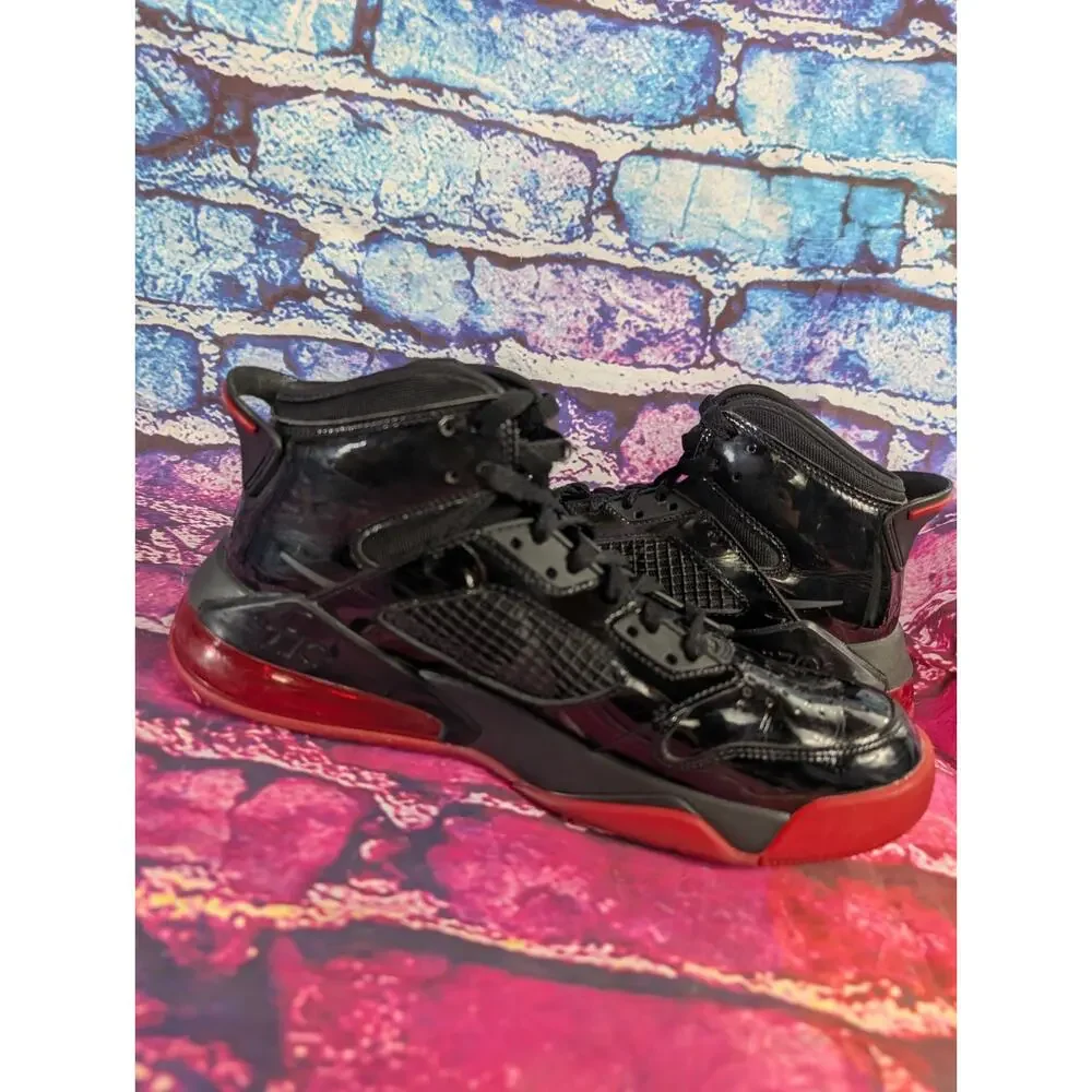 Jordan Mars 270 Bred - CD7070-006 Size 9 Black Red Lace Up Swoosh